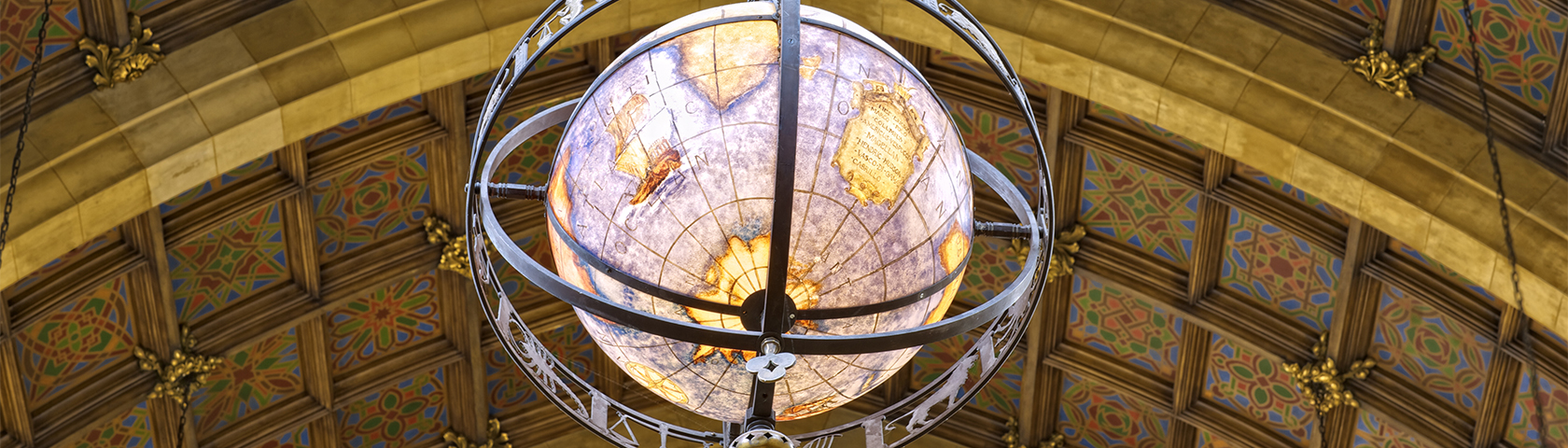 Room with a globe of the world. 