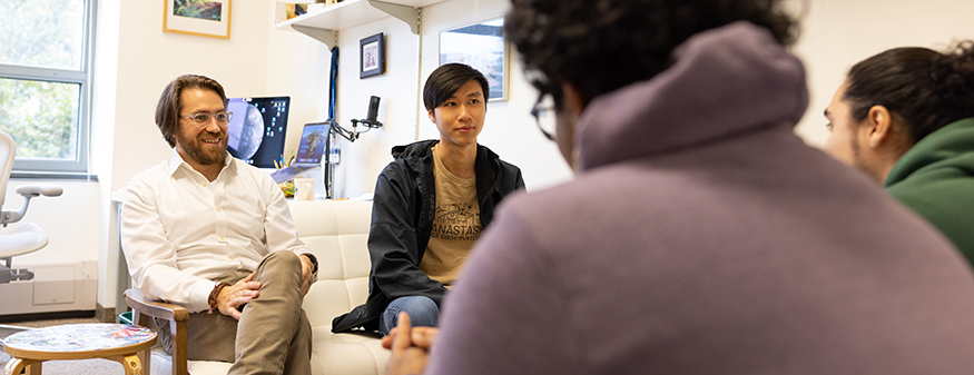 James Davenport and DiRAC Research Prize student in a meeting.