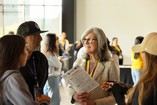Dean Harris speaks with admitted Arts & Sciences students and their families on Admitted Student Day.